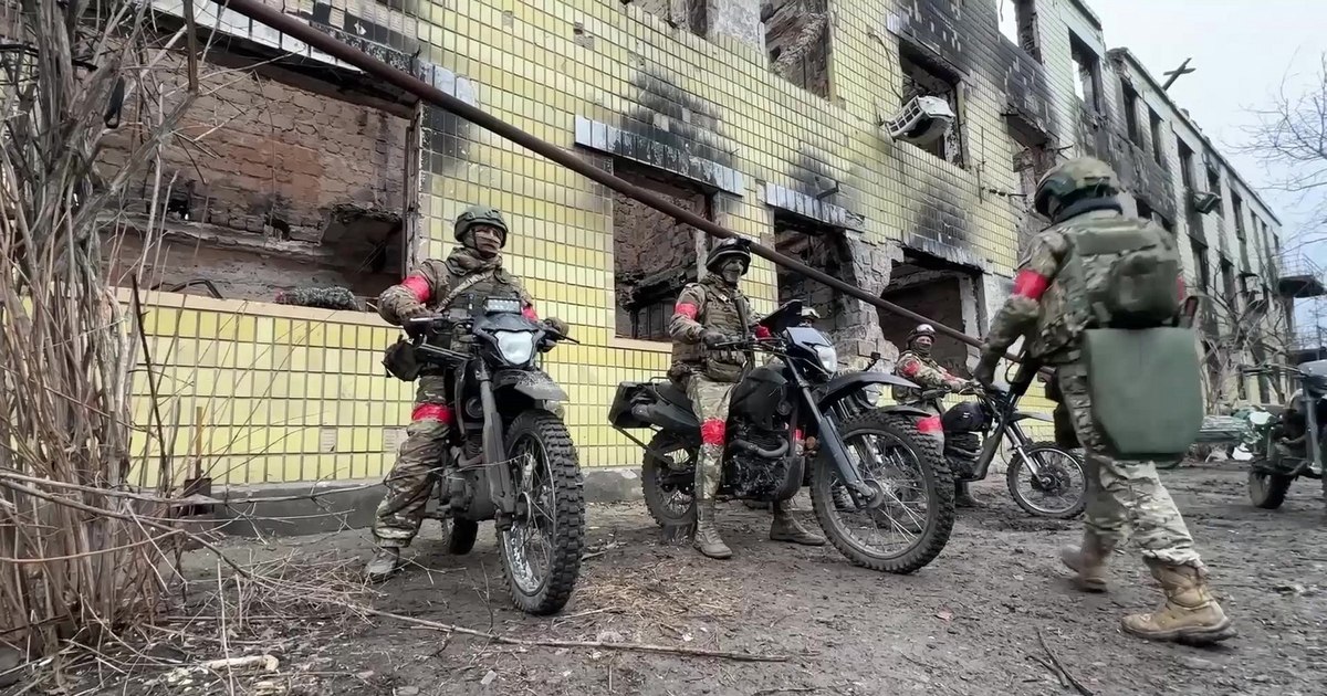 Rusia testează o „tactică ciudată” pe frontul din Donețk