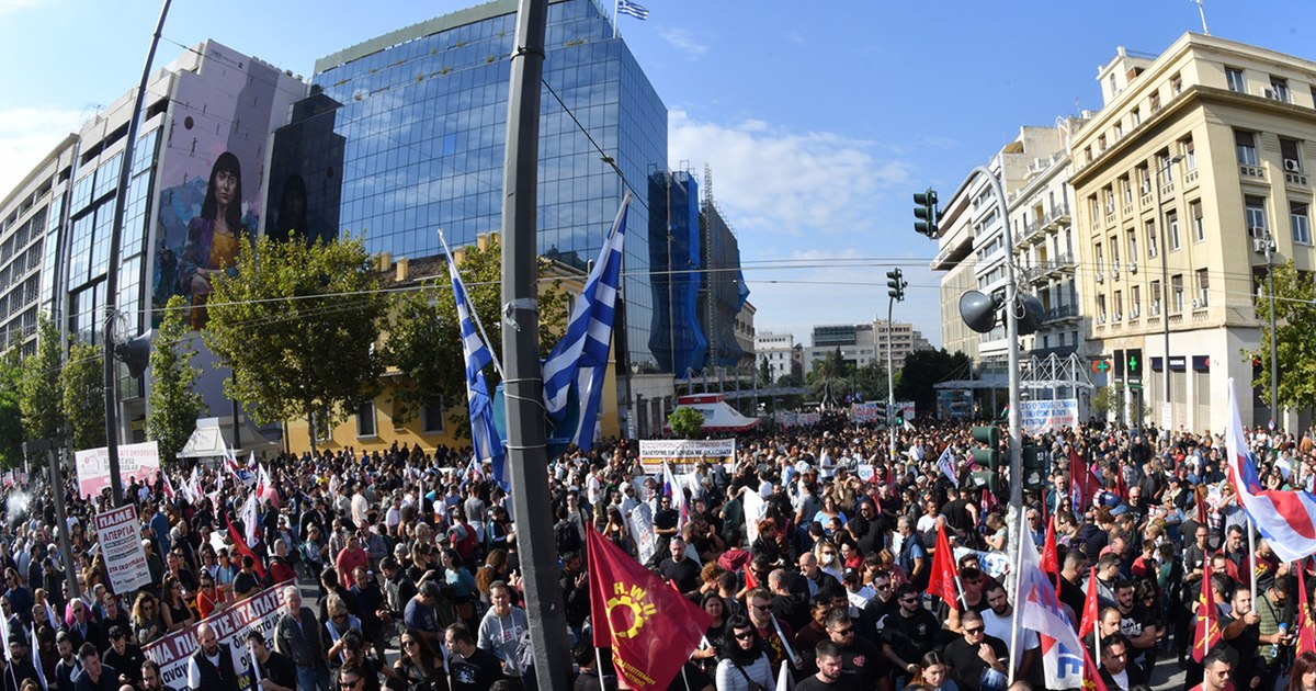 Prima țară din UE care introduce ziua de lucru de 13 ore: muncitorii din fabrici, magazine și hoteluri vor lucra ture mai lungi