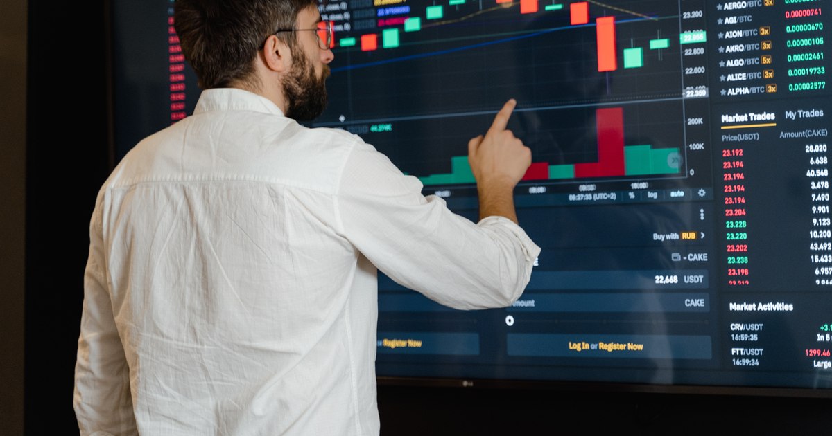 Taxa absurdă care crește cu 1.350% peste noapte și provoacă o nouă anomalie în România. Expert în fiscalitate: „Cred că au greșit legea”