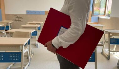 Ministerul Educației le răspunde profesorilor care se plâng că au luat mai puţini bani: „Nu este vorba despre o diminuare a salariilor”