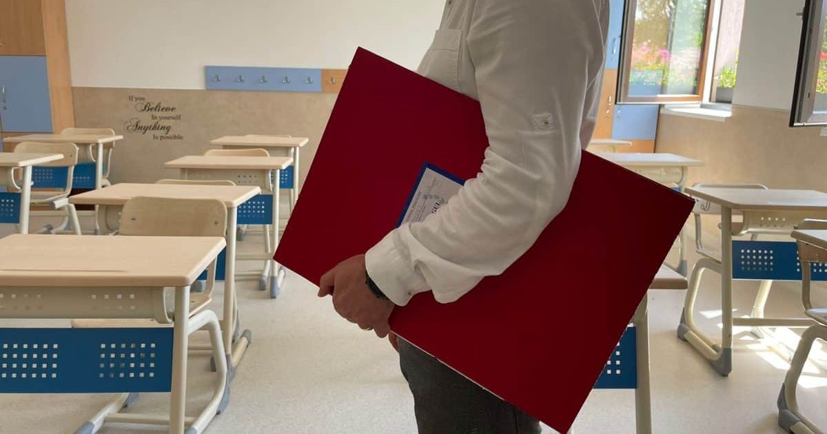 Ministerul Educației le răspunde profesorilor care se plâng că au luat mai puţini bani: „Nu este vorba despre o diminuare a salariilor”