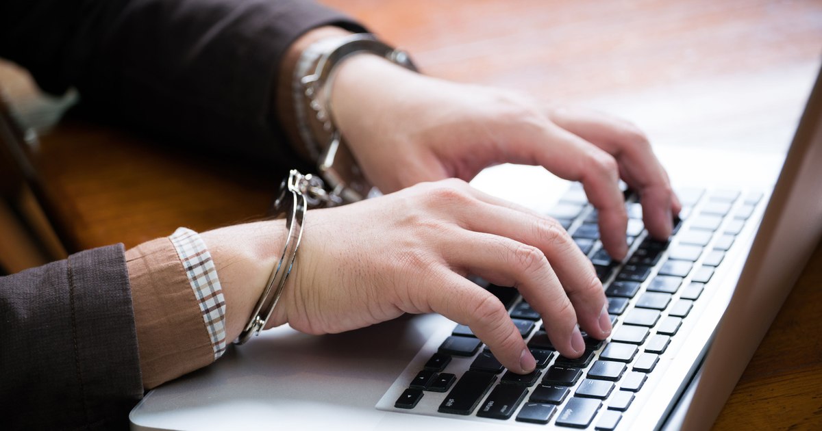 Un deținut și-a redus pedeapsa după ce a accesat sistemul informatic al închisorii. A fost denunțat de colegii cărora le scurtase condamnarea. Reacția șefului ANP