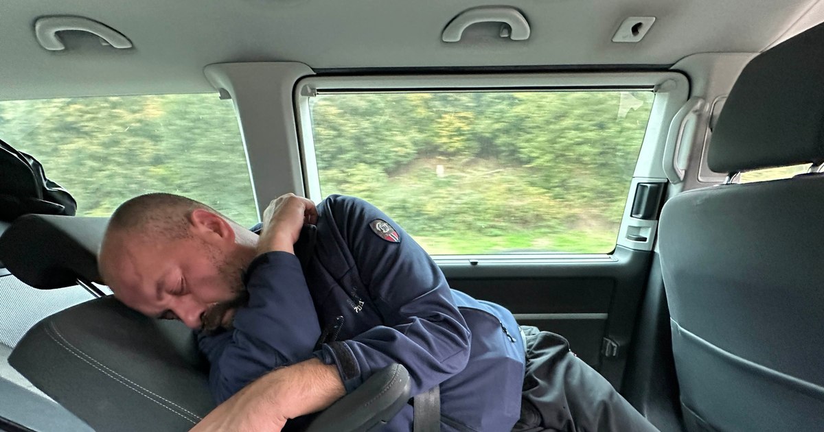 Gest incredibil de solidaritate. Directorul Muzeului Astra, premiat la Bruxelles, a dormit în maşină pentru echipa sa: „Am renunțat la confort”