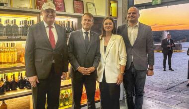 Candidatul la șefia Guvernului moldovean, acuzat de afaceri offshore și legături controversate. Reacția lui Munteanu