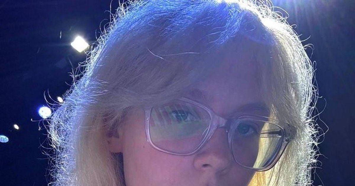 Tânăra muziciană din Sankt Petersburg care a cântat un cântec interzis, arestată pentru 13 zile. Ce spun versurile care-l deranjează pe Putin