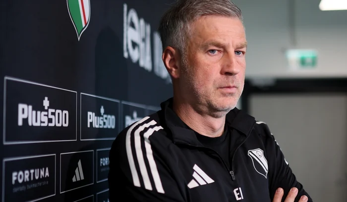 Edi Iordănescu, fostul selecționer al României  Foto/EPA