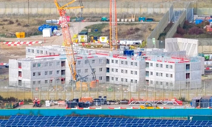 O mega-închisoare, cu condiţii de lux. FOTO: X/NewsNewsNews