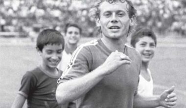 21 octombrie: S-a stins din viață fotbalistul Ilie Balaci, supranumit „Minunea blondă”