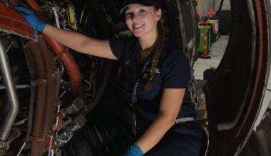 O tânără a renunțat la facultate și câștigă acum o sumă uriașă: cursurile care i-au adus rapid oferte de muncă