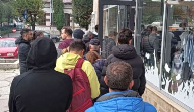 Dinamo bulversează un oraș întreg! Bilete cu buletinul, cozi și „vânătoare de vrăjitoare” la case! Marea temere existentă