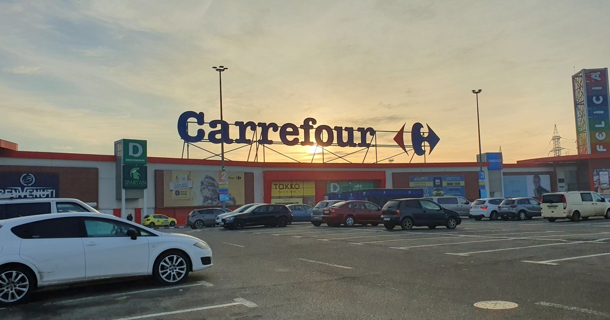 Presa franceză: Carrefour vrea să vândă supermarketurile din România. Reacția companiei
