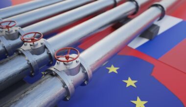 Sancțiunile americane scot petrolul rus din Europa. Analiștii anticipează un efect „catastrofal” asupra Lukoil