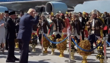 Donald Trump a dansat la sosirea în Kuala Lumpur, înainte de semnarea acordului de pace dintre Cambodgia și Thailanda