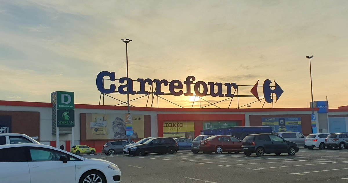 Economiștii explică motivul retragerii Carrefour din România: „Am intrat în recesiune din cauza măsurilor de austeritate. Va urma o perioadă foarte complicată”