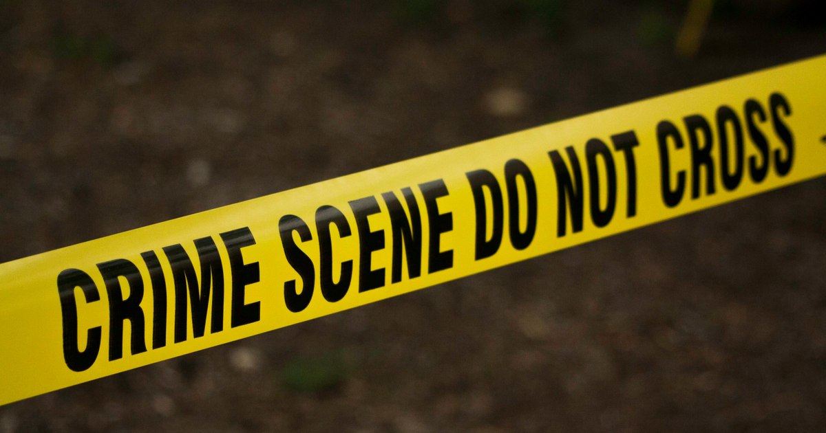 Un nou-născut a fost aruncat de la etajul 4 de sora lui de doar 5 ani. Autoritățile suspectează o posibilă crimă din gelozie