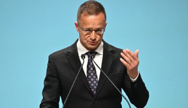 „Cât eu sunt ministru de Externe și Viktor Orban este prim-ministru, nu se va întâmpla”. Șeful diplomației de la Budapesta promite să blocheze începerea negocierilor de aderare a Ucrainei la UE