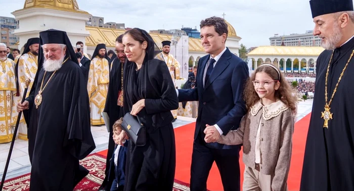 Mirabela Grădinaru s-a aflat în centrul atenției pentru ținuta aleasă. FOTO: Facebook 