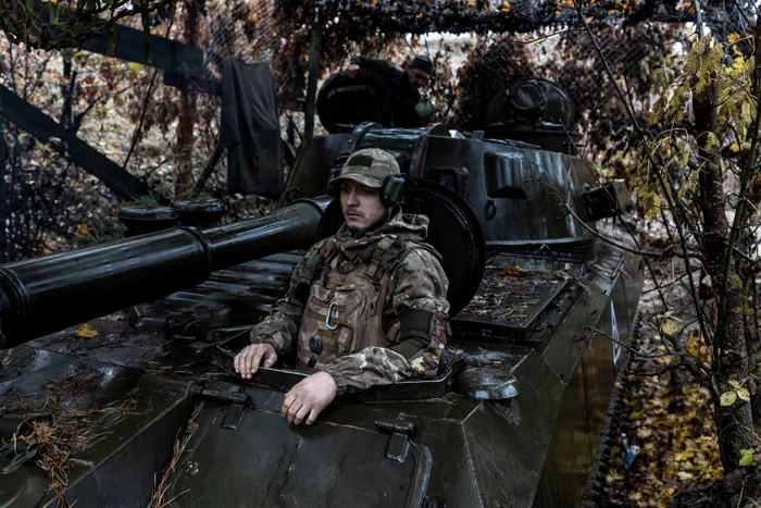 Soldații ucraineni cer masini penru a se deplasa rapid/FOTO:AFP