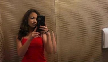 Profesoara de biologie din Iași, vedetă de videochat, și-a dat demisia. Contractul de muncă a încetat oficial