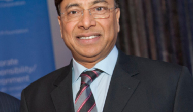 Miliardarul Lakshmi Mittal, fost proprietar al Sidex Galați, prins că a cumpărat petrol rusesc supus sancțiunilor