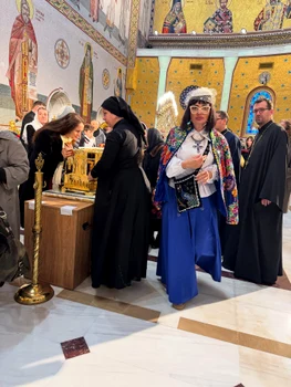 Cântăreața Ozana Barabancea a vizitat lăcașul FOTO: Facebook