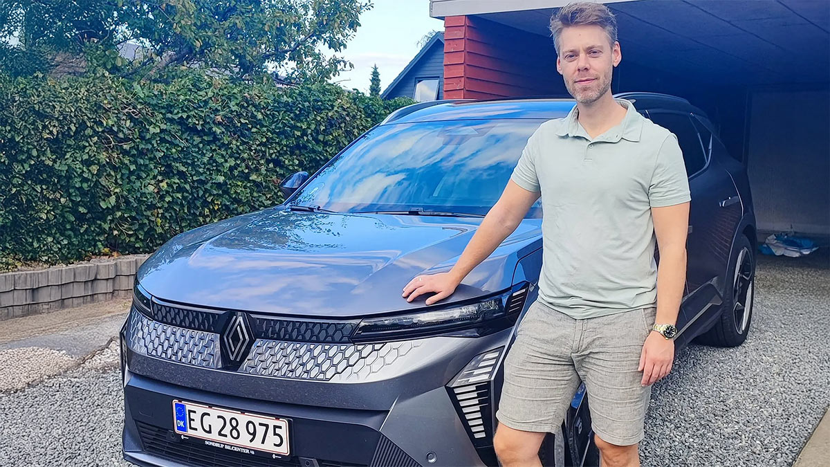 (VIDEO) Un proprietar de Renault Megane electric din Danemarca a aflat cu stupoare că o bucată simplă de plastic la maşina sa costă 6.700 euro, cu tot cu manoperă | PiataAuto.md