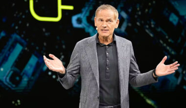 Şeful VW a dezvăluit că noile modele electrice accesibile nu vor fi fabricate în Germania, din cauza costurilor prea mari la energie, ci în alte ţări europene | PiataAuto.md