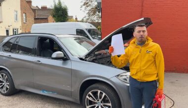 (VIDEO) Un mecanic român din Marea Britanie a arătat cum un BMW X5 plug-in hibrid F15 poate fi reparat cu 3.000 euro, pentru a avea 22 km autonomie electrică | PiataAuto.md