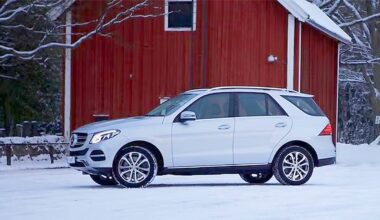 (VIDEO) Un mecanic finlandez a dezvăluit o problemă imensă cu care se confruntă proprietarii de modele plug-in hibride Mercedes, când ajung la 100.000 km | PiataAuto.md