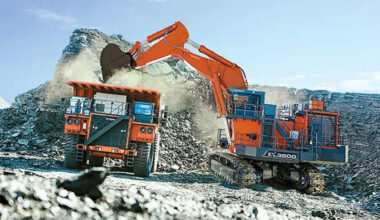 Un excavator Hitachi a marcat 100.000 ore de muncă la temperaturi de până la -40 grade Celsius cu o fiabilitate exemplară, echivalentul a 12,5 milioane km cu o maşină | PiataAuto.md