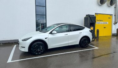 Germanii de la ADAC au făcut un test de anduranţă de 100.000 km cu o Tesla Model Y şi au raportat costurile de reparaţii şi mentenanţă, dar şi problemele întâlnite | PiataAuto.md