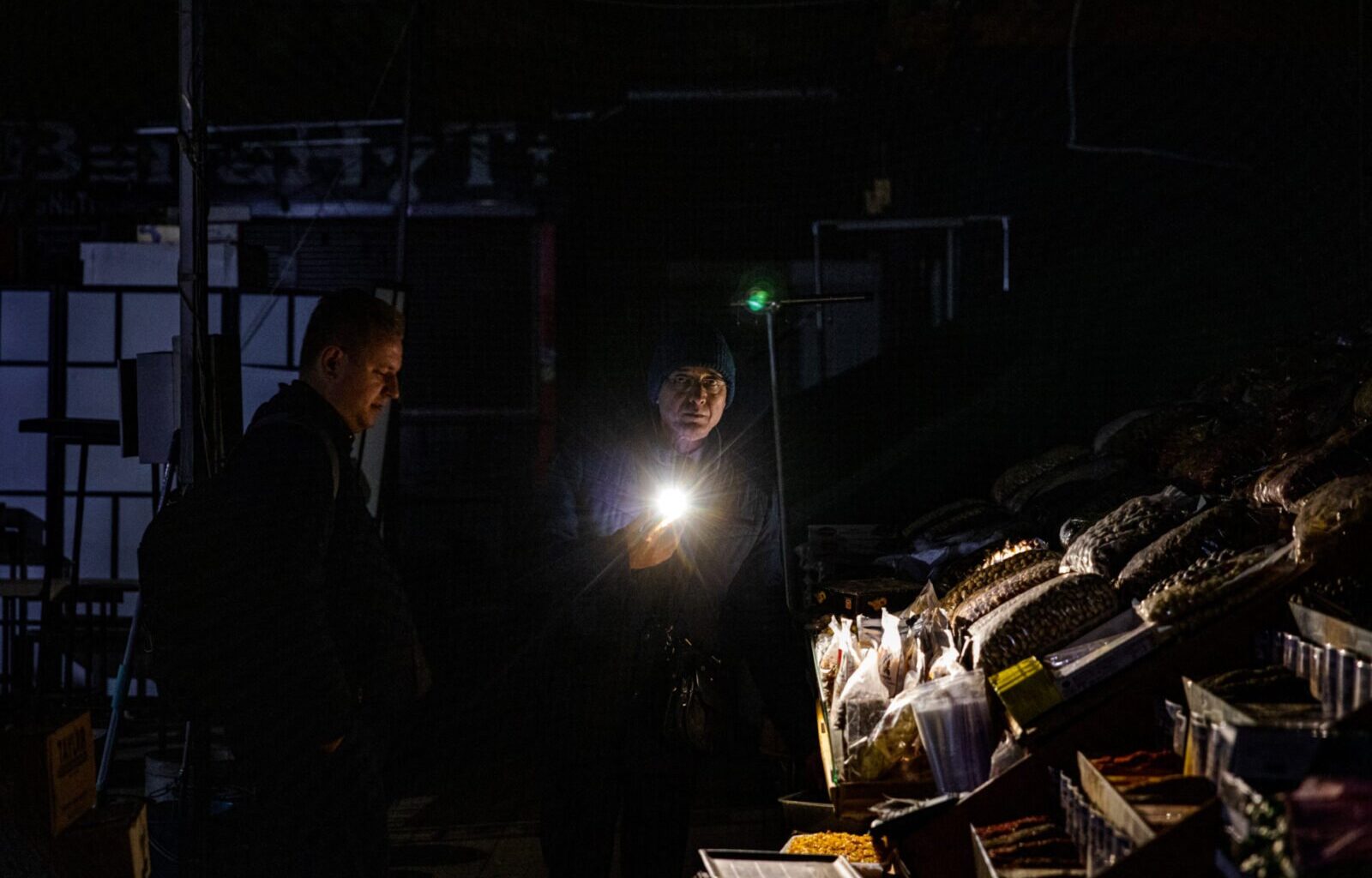 Zelenski acuză Moscova că vrea ”să semene haosul” atacând infrastructuri energetice și feroviare odată cu venirea iernii