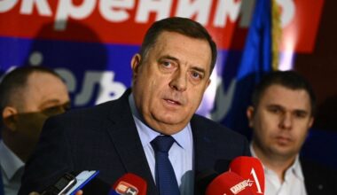 Republica Srpska o numeşte preşedintă interimară pe Ana Trisic Babic și marchează astfel plecarea oficială a lui Milorad Dodik, care a primit interdicția de a-și exercita funcția
