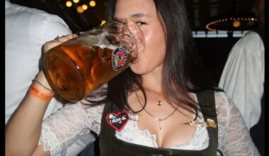 Tenismena din top 50 WTA a zburat 7700 de km special pentru Oktoberfest, apoi s-a pozat golind halbele! Ținuta i-a fermecat pe fani