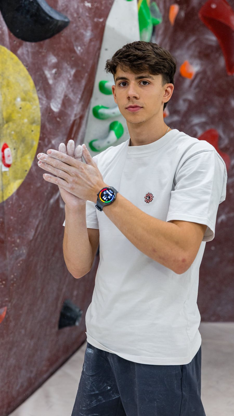 Campionul la escaladă, Darius Râpă, își duce performanțele la următorul nivel cu noul HUAWEI WATCH GT 6 PRO: „modurile de antrenament avansate mă ajută să-mi urmăresc progresul atât în antrenamentele din sală, cât și în aer liber”.