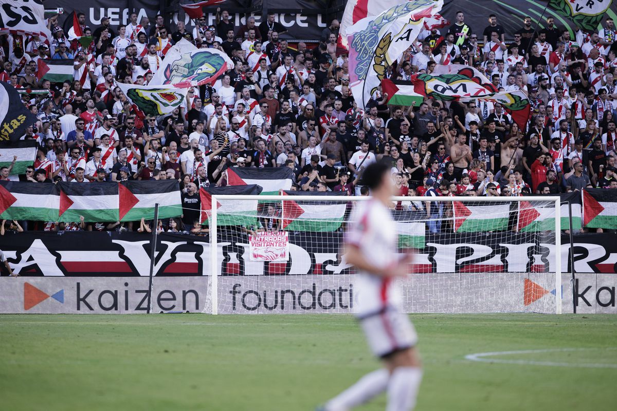 Bannere și proteste împotriva Israelului la meciurile din Europa League și Conference League