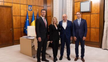 Nadia Comăneci și Mihai Covaliu au fost oaspeții premierului Ilie Bolojan