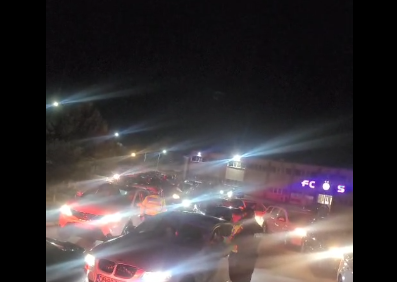 Agitație în apropierea bazei FCSB din Berceni: zeci de mașini și motociclete, posibile curse ilegale. Poliția a intervenit