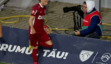 Moment uluitor în Petrolul - CFR Cluj! A avut o criză de nervi și aproape i-a distrus laptopul unui fotograf