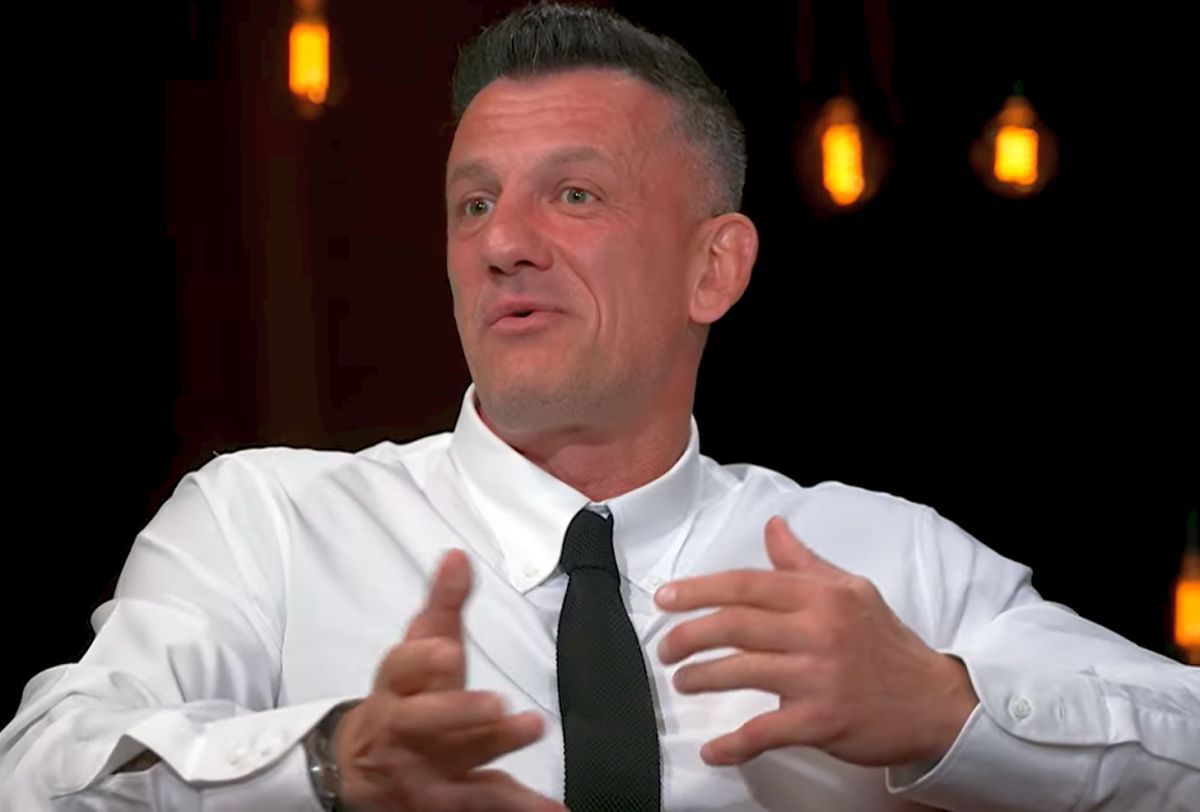 „Mă vede, vine la mine și zice: «Kurva!»”