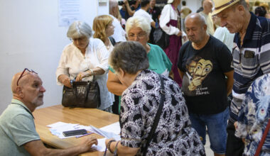 UE ia în considerare reținerea fondurilor destinate țărilor care nu își reformează sistemele de pensii