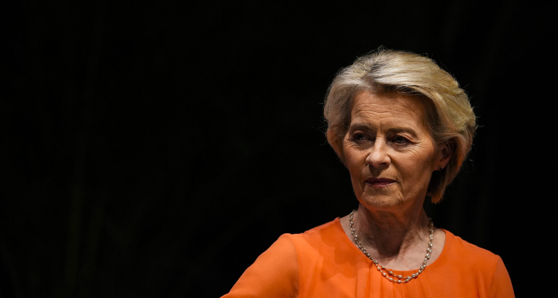 Ursula von der Leyen, prinsă între extreme: Lidera Comisiei, atacată din ambele flancuri politice - Mediafax