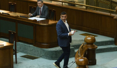 AUR atacă la Curtea Constituțională legea privind plata pensiilor private