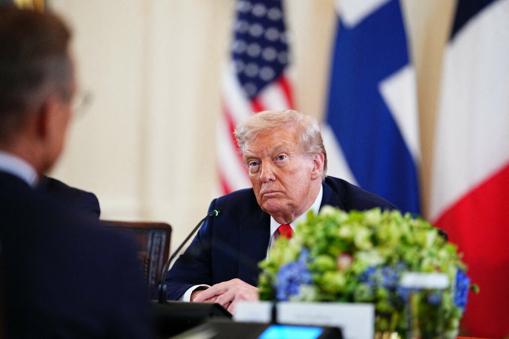 Trump cere din nou o întâlnire Zelenski–Putin pentru a pune capăt războiului din Ucraina: „Trebuie să încheiem asta”