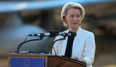 Ursula von der Leyen se confruntă cu două moțiuni de cenzură, pentru a doua oară în ultimele trei luni