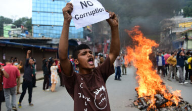 Furia Generației Z împotriva elitelor politice se răspândește în întreaga lume. Din Maroc până în Nepal și Indonezia, tinerii ies în stradă pentru a protesta împotriva inegalităților