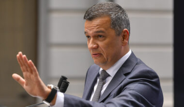 Dacă și viitoarea lege a pensiilor speciale va pica la CCR, Guvernul trebuie să plece