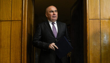 Ar fi anormal să-mi schimb părerea