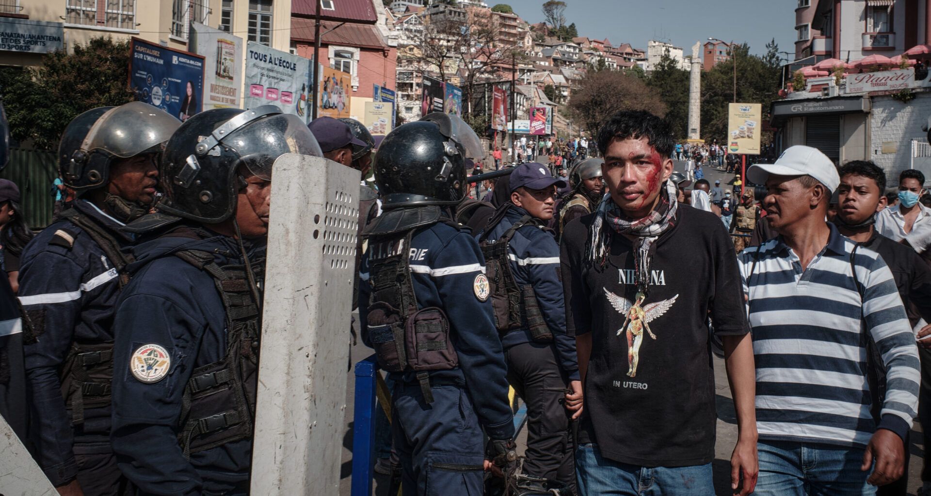 Armata preia puterea în Madagascar după ce preşedintele Rajoelina a fugit din ţară