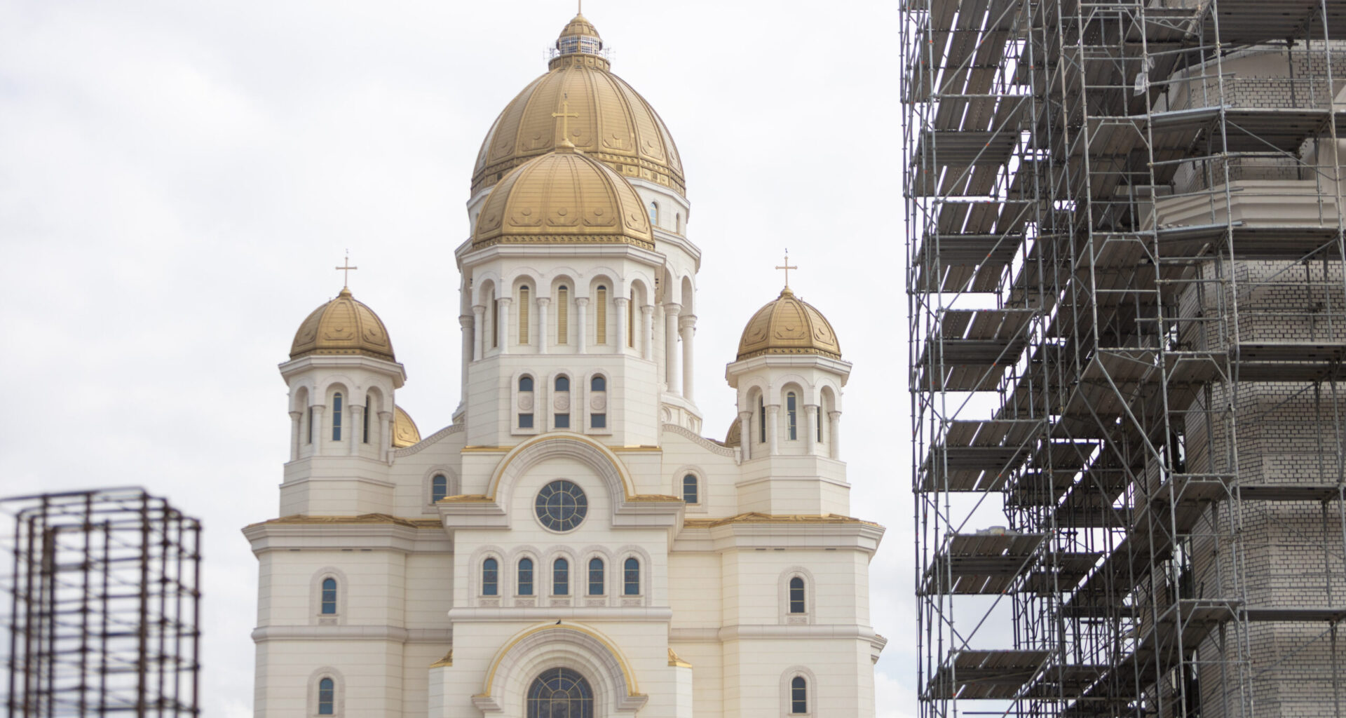 Catedrala Națională în presa internațională / Cum a fost redat momentul sfințirii picturii Catedralei în presa străină
